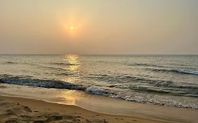 Ocean Breeze Hotel Residencies Britlanka Apartments Negombo