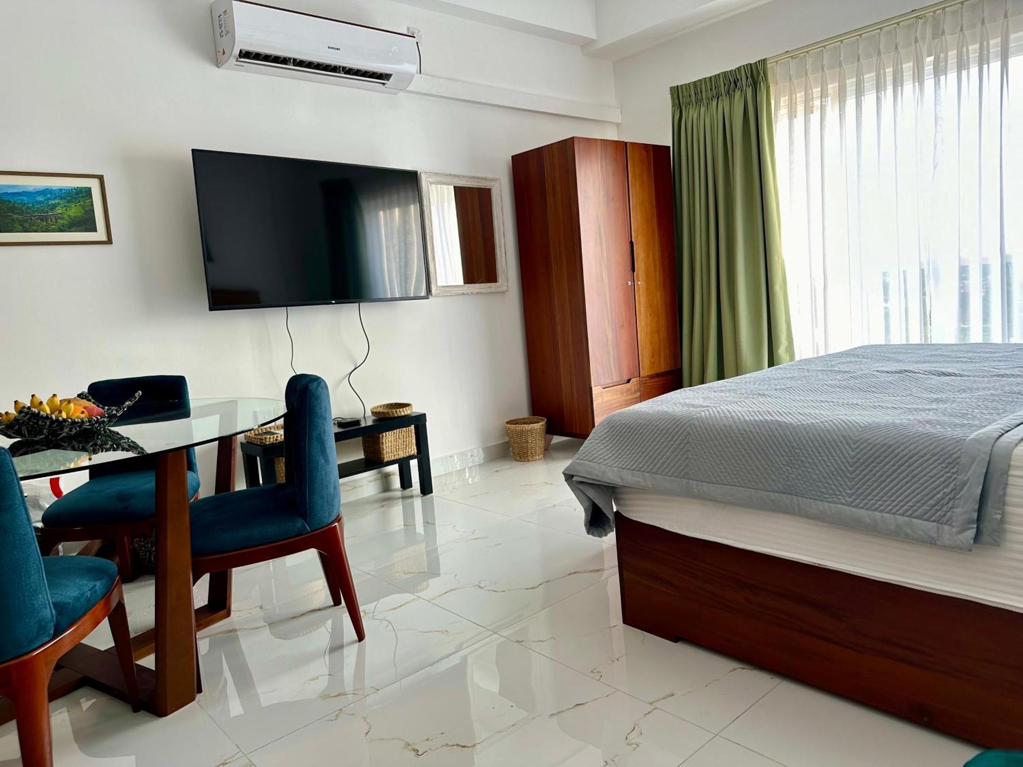 Ocean Breeze Hotel Residencies Britlanka Apartments Negombo Exterior foto