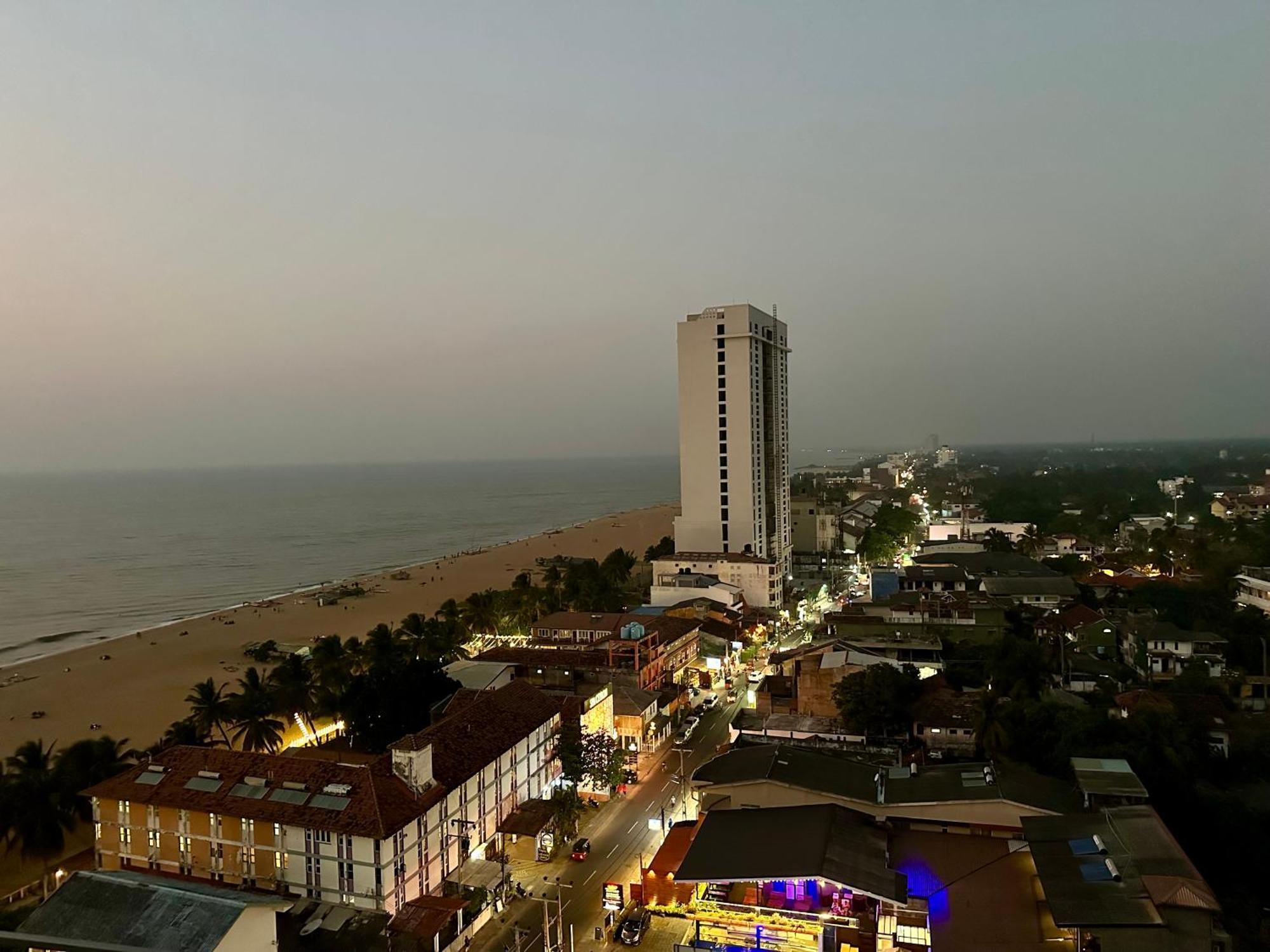 Ocean Breeze Hotel Residencies Britlanka Apartments Negombo Exterior foto