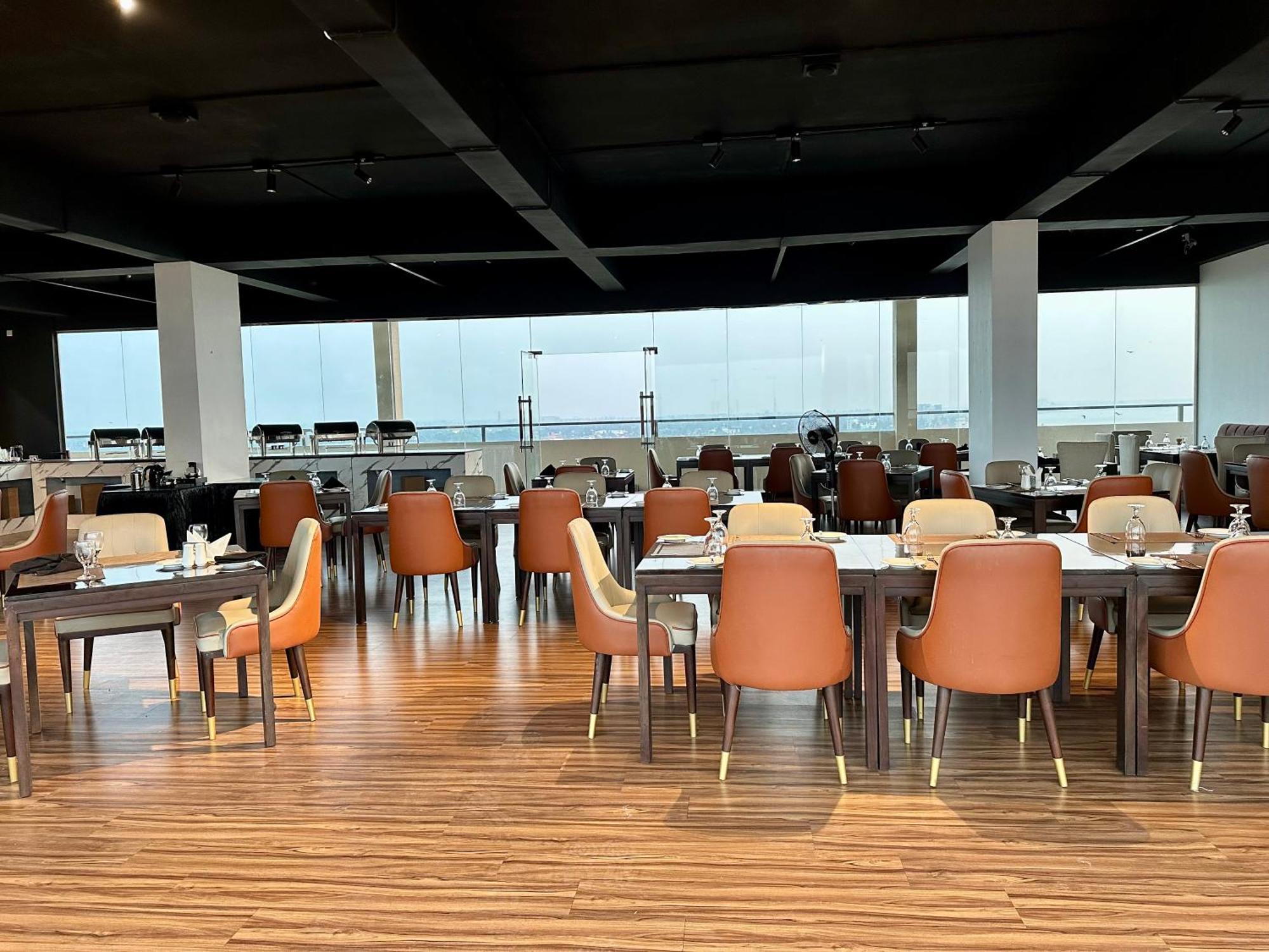 Ocean Breeze Hotel Residencies Britlanka Apartments Negombo Exterior foto