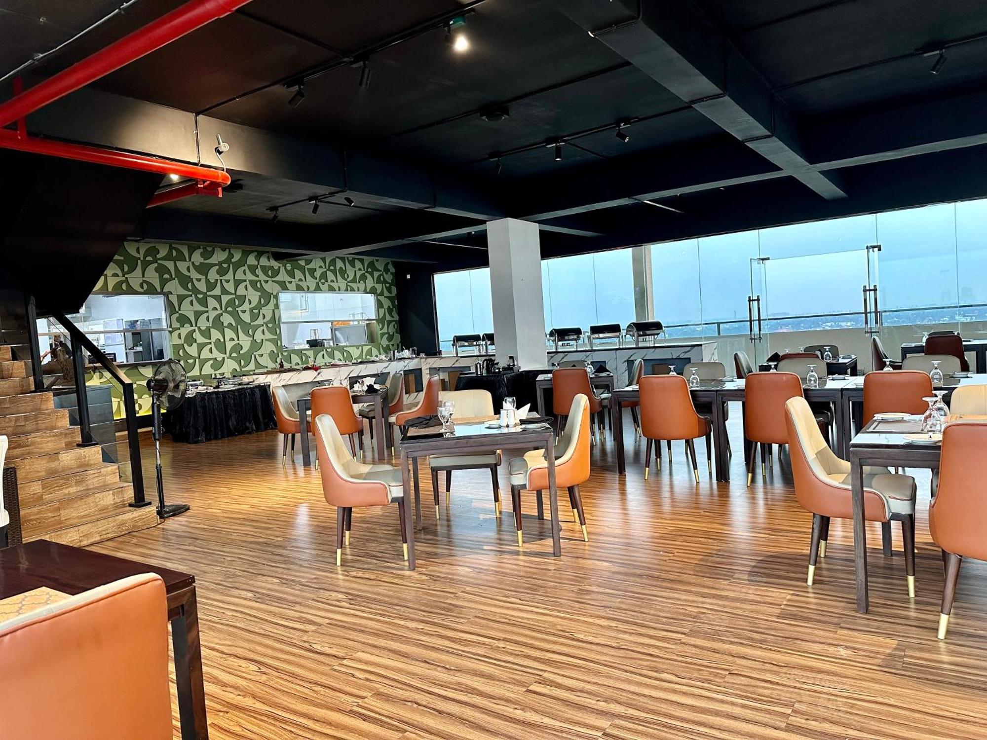 Ocean Breeze Hotel Residencies Britlanka Apartments Negombo Exterior foto