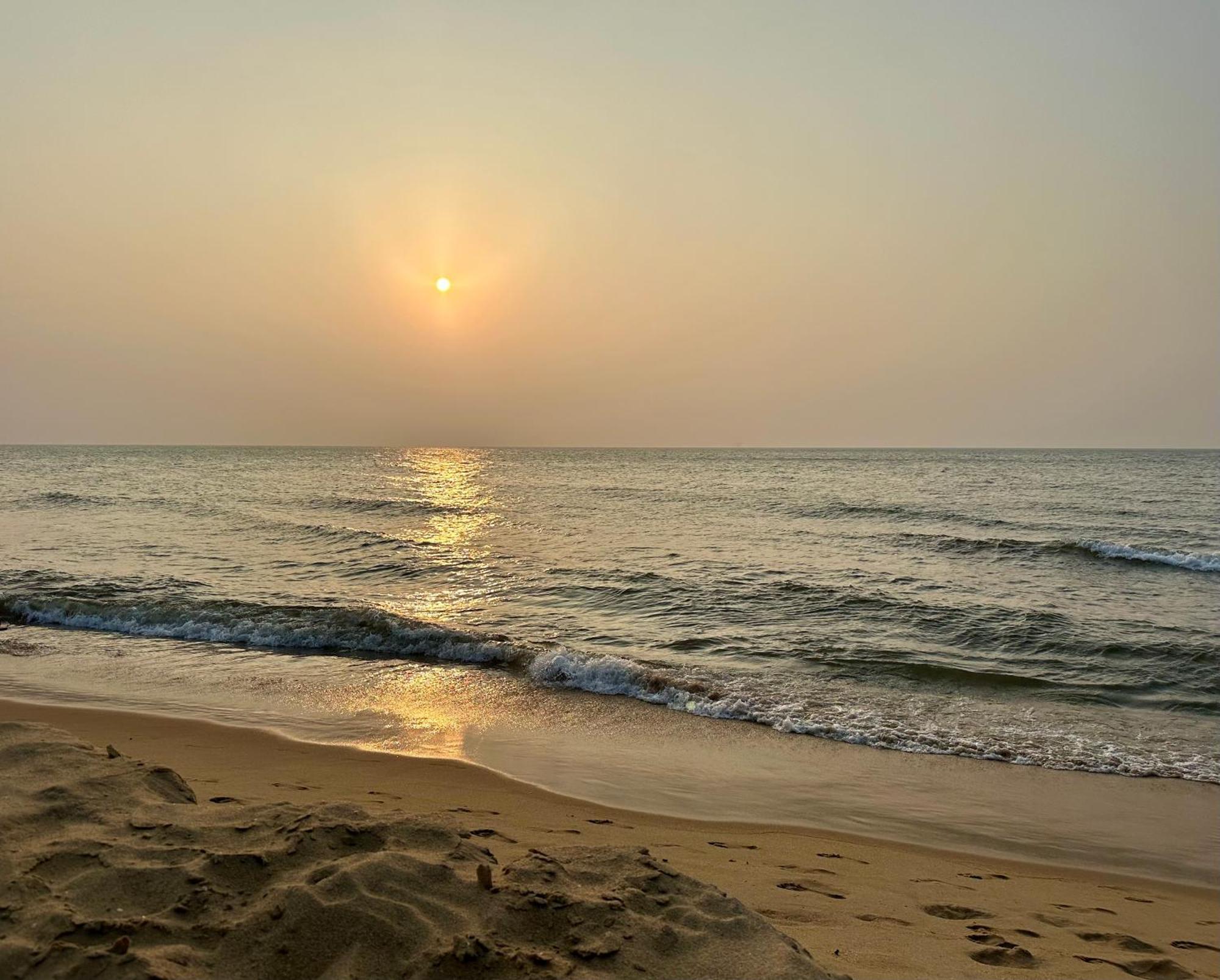 Ocean Breeze Hotel Residencies Britlanka Apartments Negombo Exterior foto