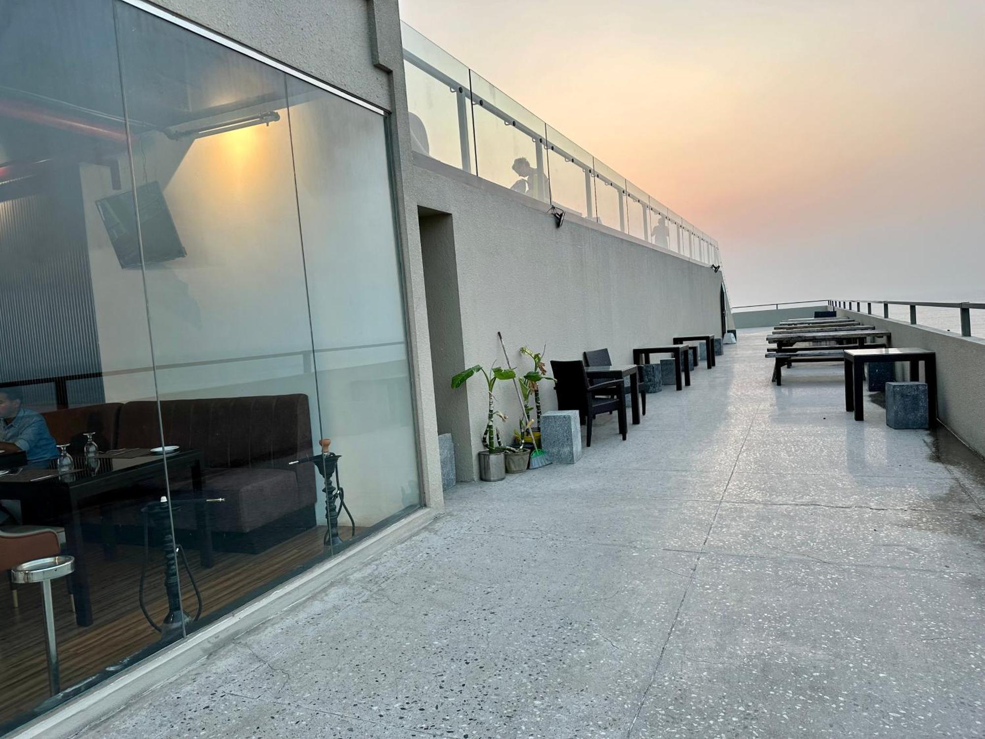 Ocean Breeze Hotel Residencies Britlanka Apartments Negombo Exterior foto