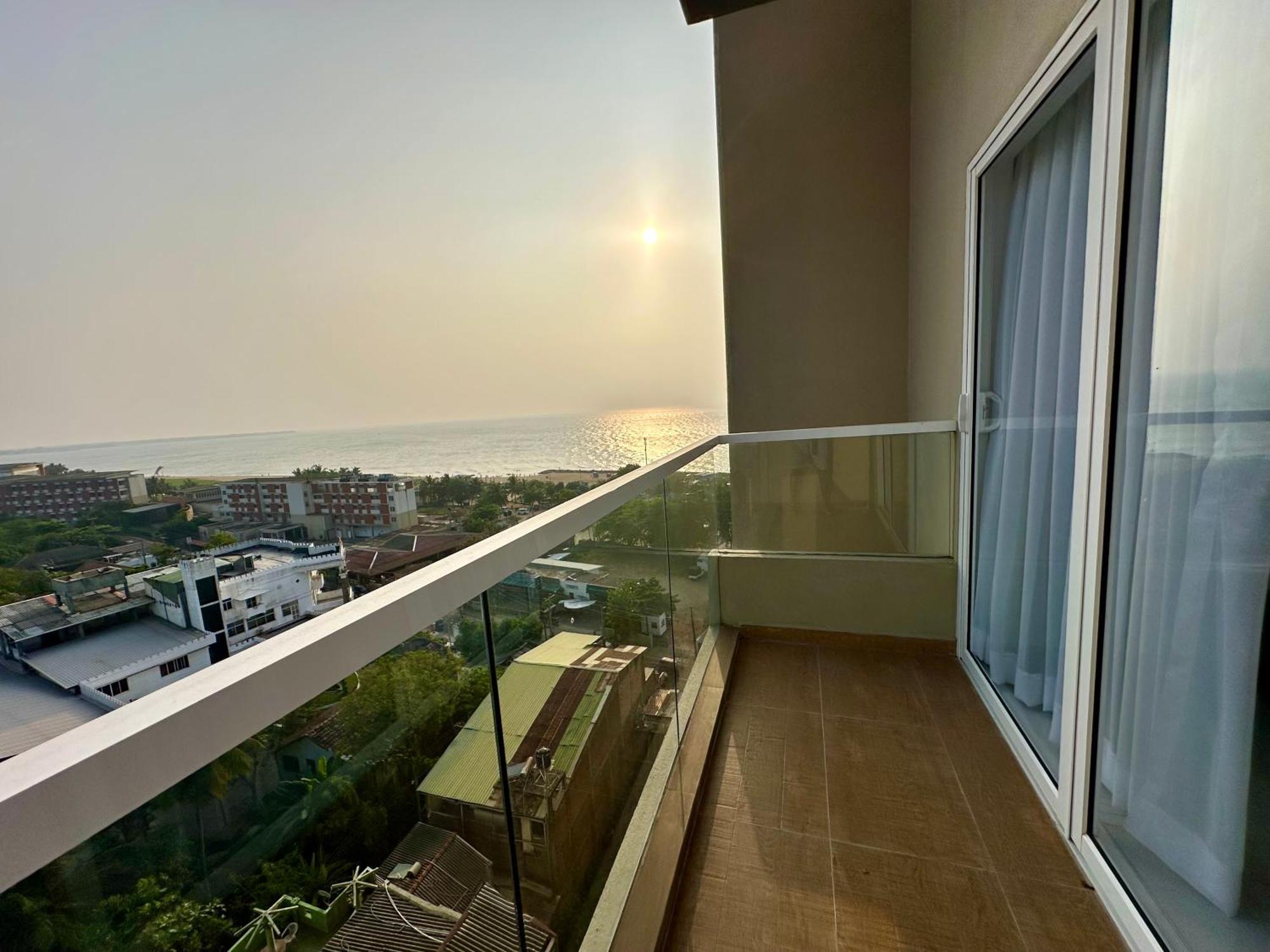 Ocean Breeze Hotel Residencies Britlanka Apartments Negombo Exterior foto